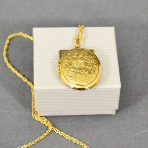 1990 Avon Tender Touches Locket Necklace